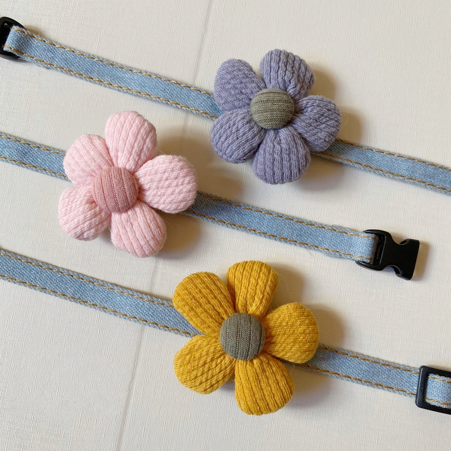 Adorable kitten bow tie collar with bell - Soft adjustable safety collar for small cats in AU, NZ & Canada.