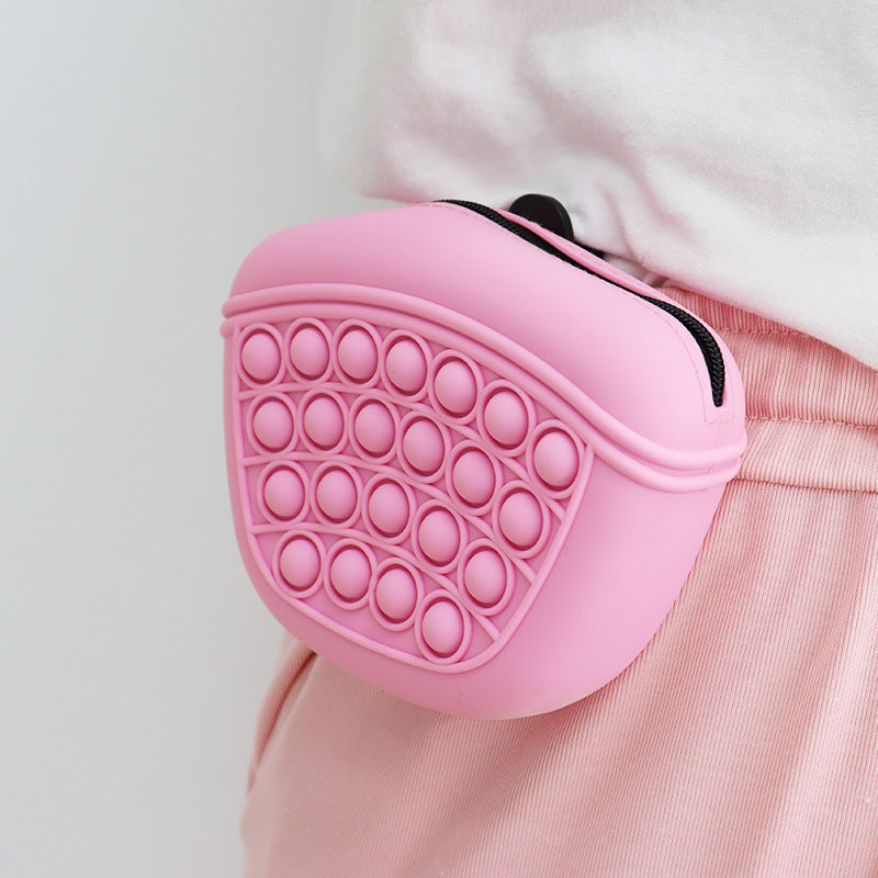 Hands-free dog training treat pouch - Portable waist bag for puppy training and walks in AU & Canada.
